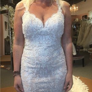 Essence of Australia Wedding Gown style D2205